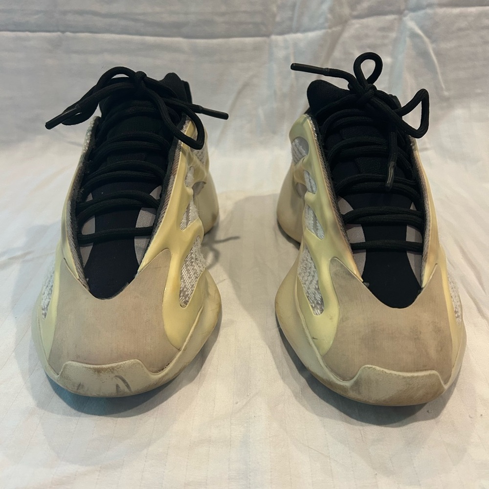 Adidas Yeezy Boost 700 V3 Azael Mens 8 - Picture 7 of 9
